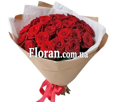 Букет із 31 червоної троянди