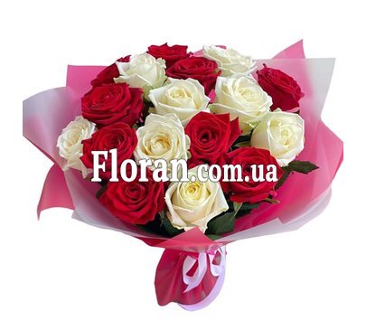 Букет з червоні і білі троянди