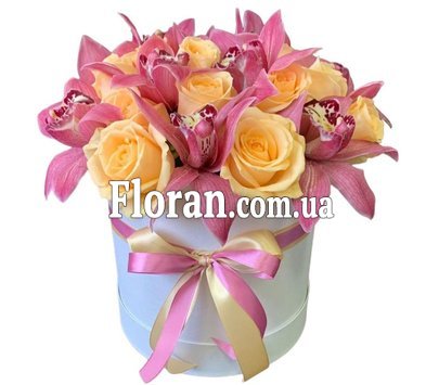 Букет у круглій коробці