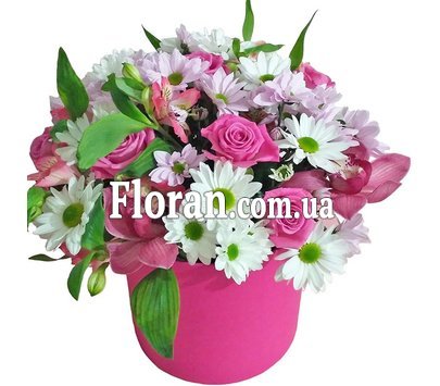 Квіткова композиція у коробці