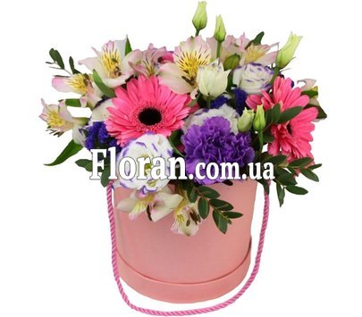 Квіти в подарунковій коробці