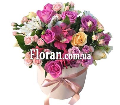 Коробка квітів для дівчини