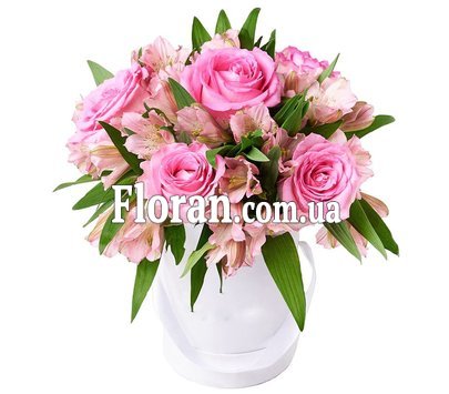 Коробка квітів у рожевих тонах