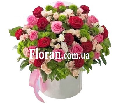 Красива коробка з квітами