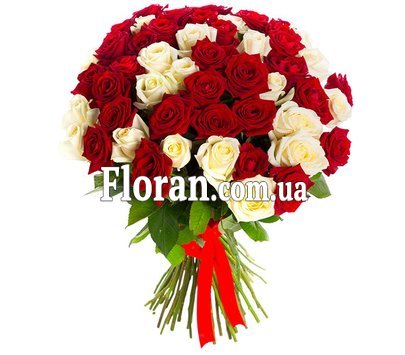 Красно белый букет роз
