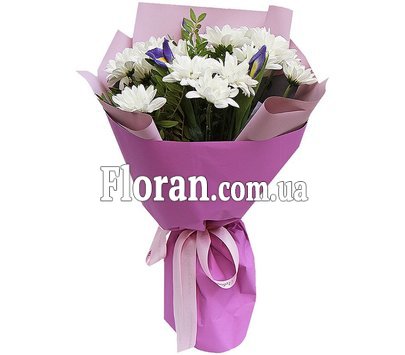 Маленький букетик з хризантемами та ірисами