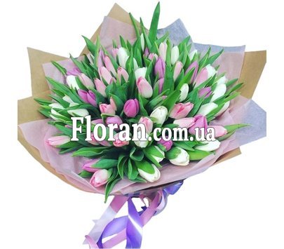 Ніжний букет тюльпанів