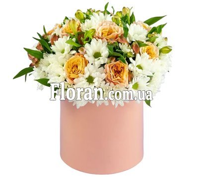 Оригинальный букет цветов в коробке