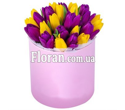 Патріотична коробка з тюльпанами