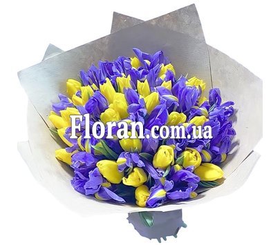 Blue-yellow spring bouquet