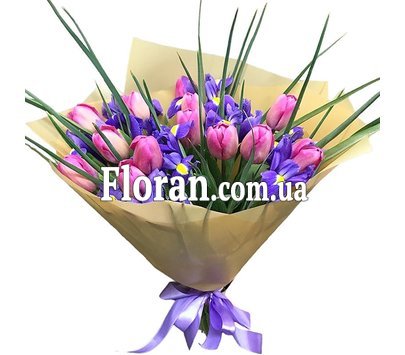 Тюльпани та іриси у букеті
