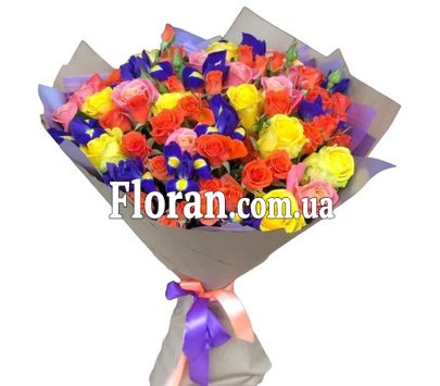 Яскравий букет квітів з ірисами