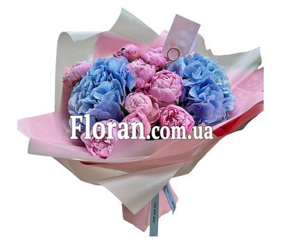 Букет півонії з гортензією