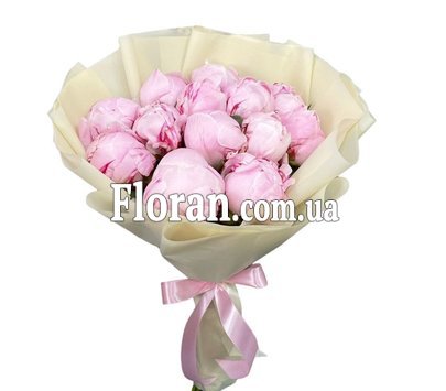 Голландські півонії в букеті