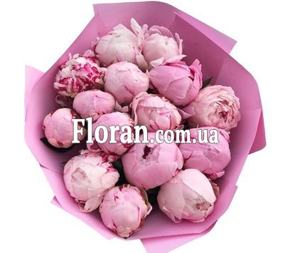 Розовые импортные пионы в букете