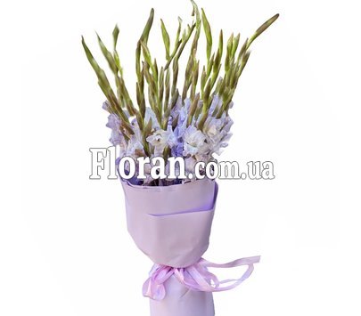 Фіолетовий букет гладіолусів